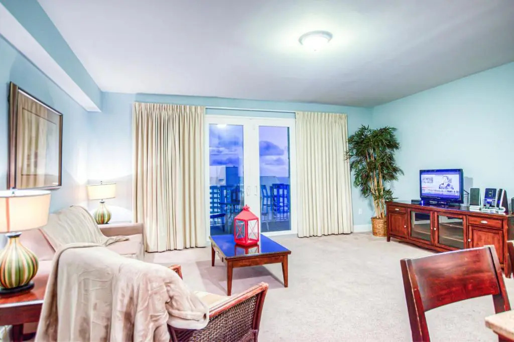 11 TH FLOOR In Laketown Wharf 1 BD, 2 Bathroom with Amazing Amenities, 1114!