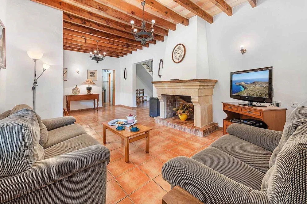 Villa - 4 Bedrooms with Pool and WiFi - 108751