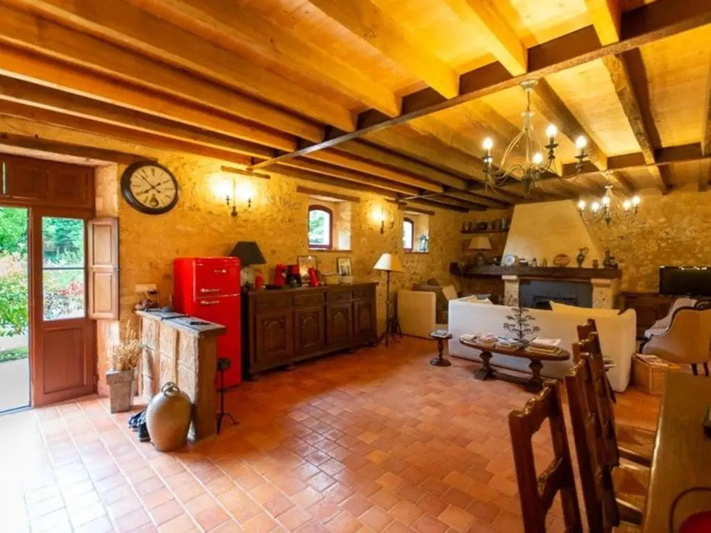 Charme et authenticité : gîte pour 4 pers. en bord de rivière avec jardin enchanteur en Sarthe - FR-1-410-236