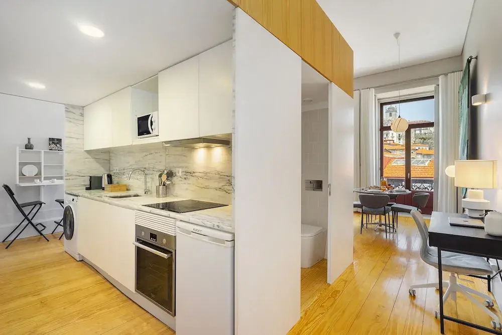 Central 1-Bed W/ Top View Perfect To Explore Porto