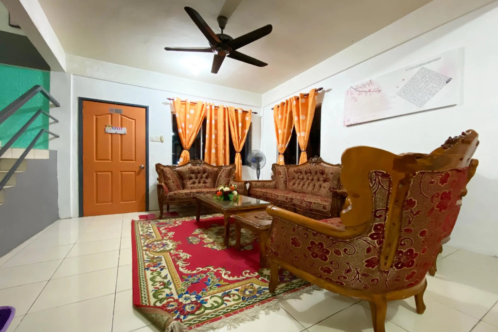 OYO 90198 Aleesya Homestay