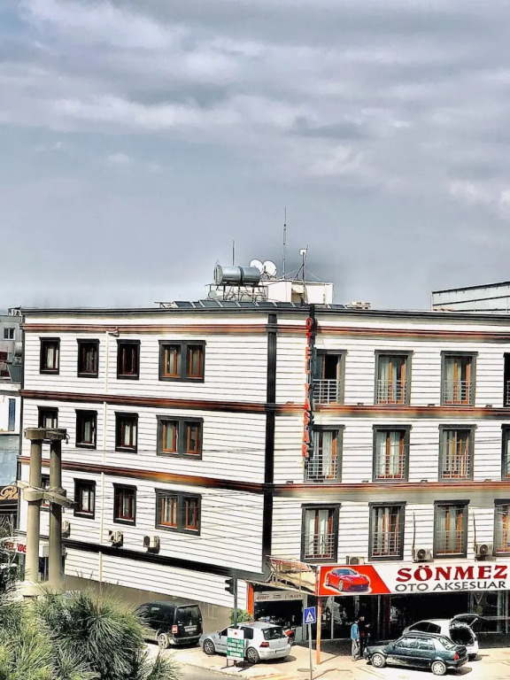 Otel Yaşar