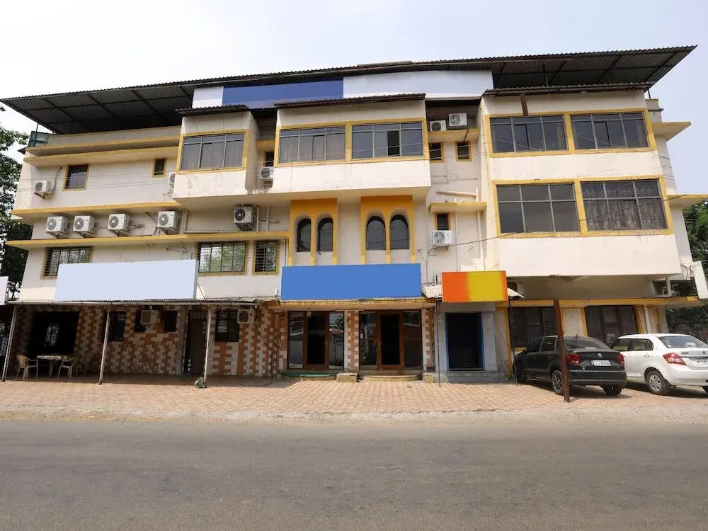 Hotel Clarissa by OYO Rooms