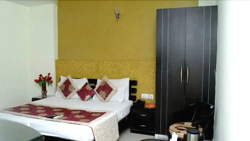 Hotel Universe Inn