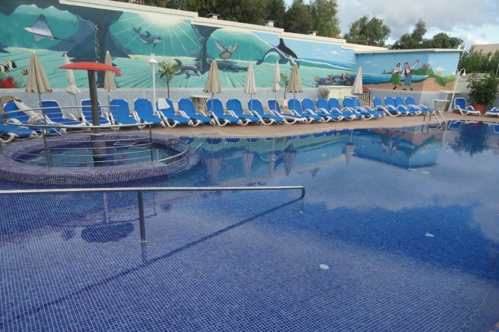 Aparthotel y Hotel Paguera Beach
