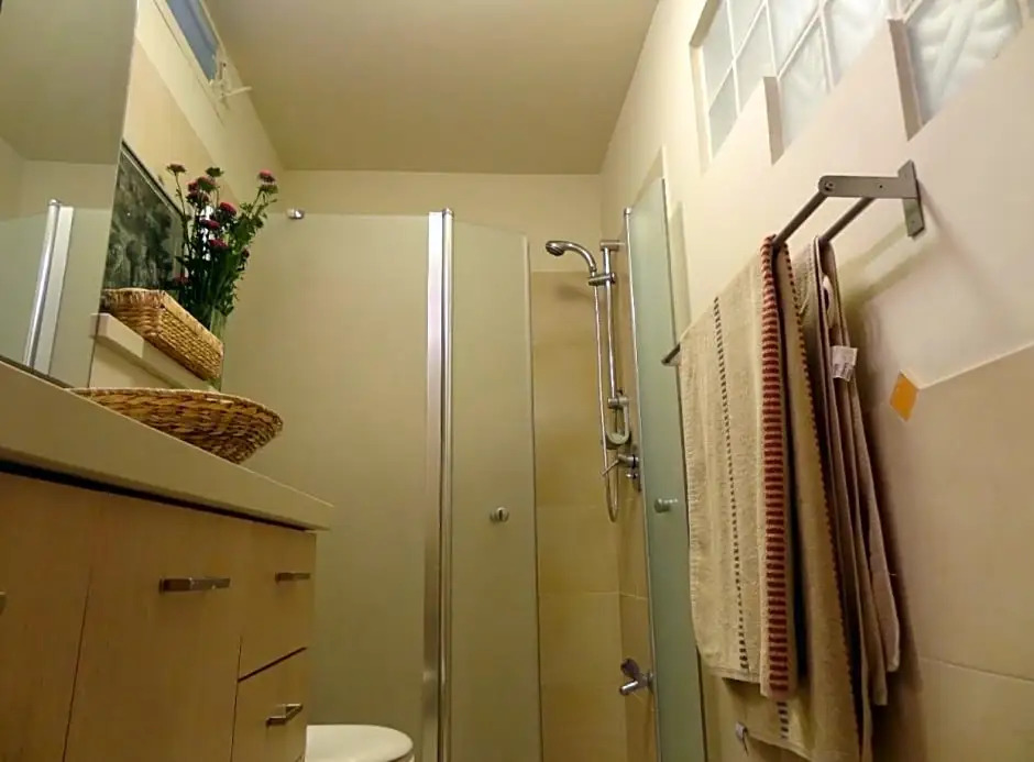 1 or 2 rooms with breakfast and parking