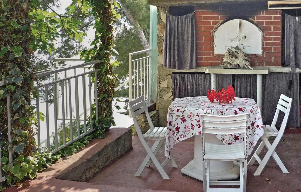 5 Bedroom Lovely Home In Okrug Donji