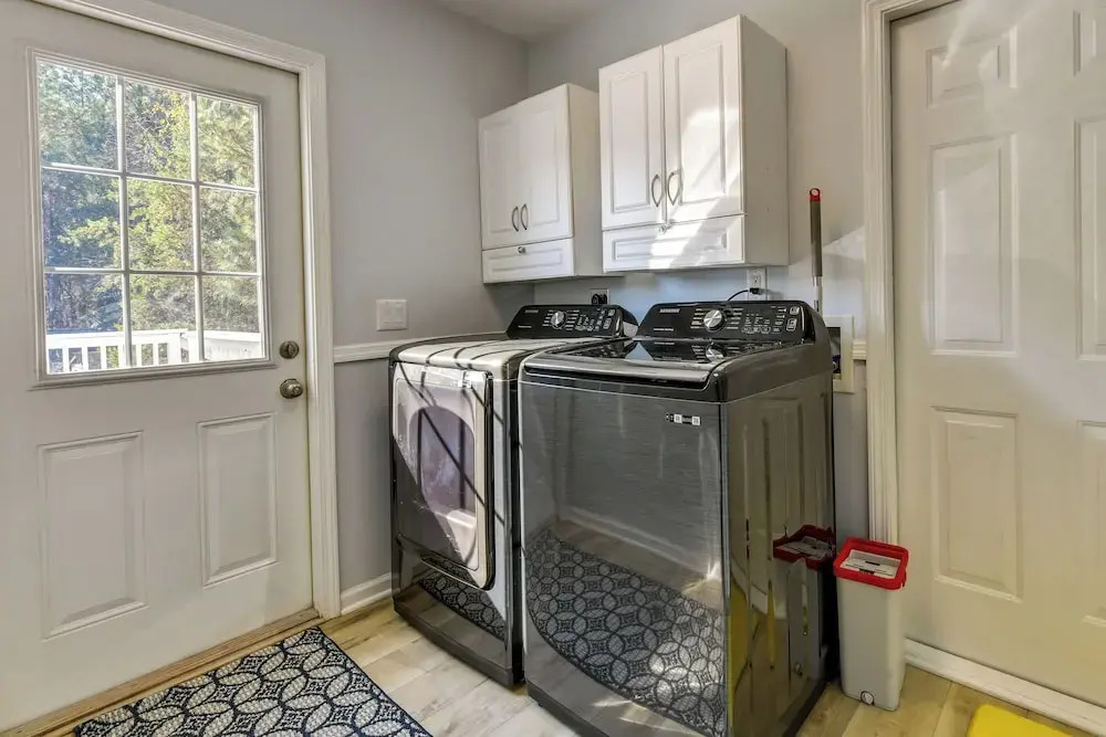 Peaceful Troutman Home: 5 Mi to Lake Norman!