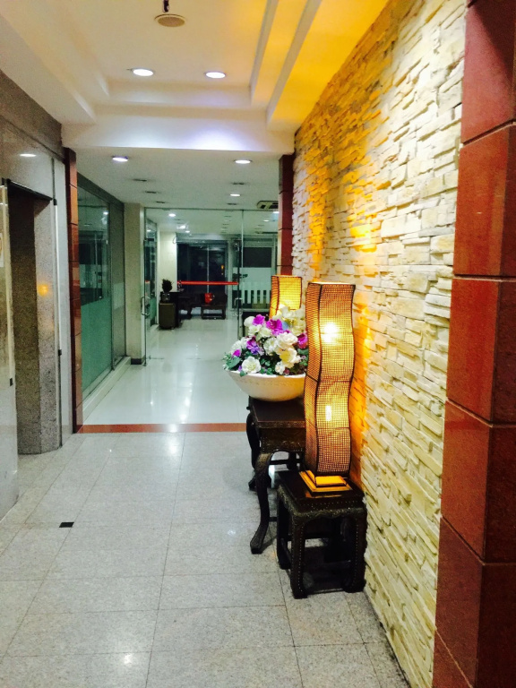 Mall Suites Hotel