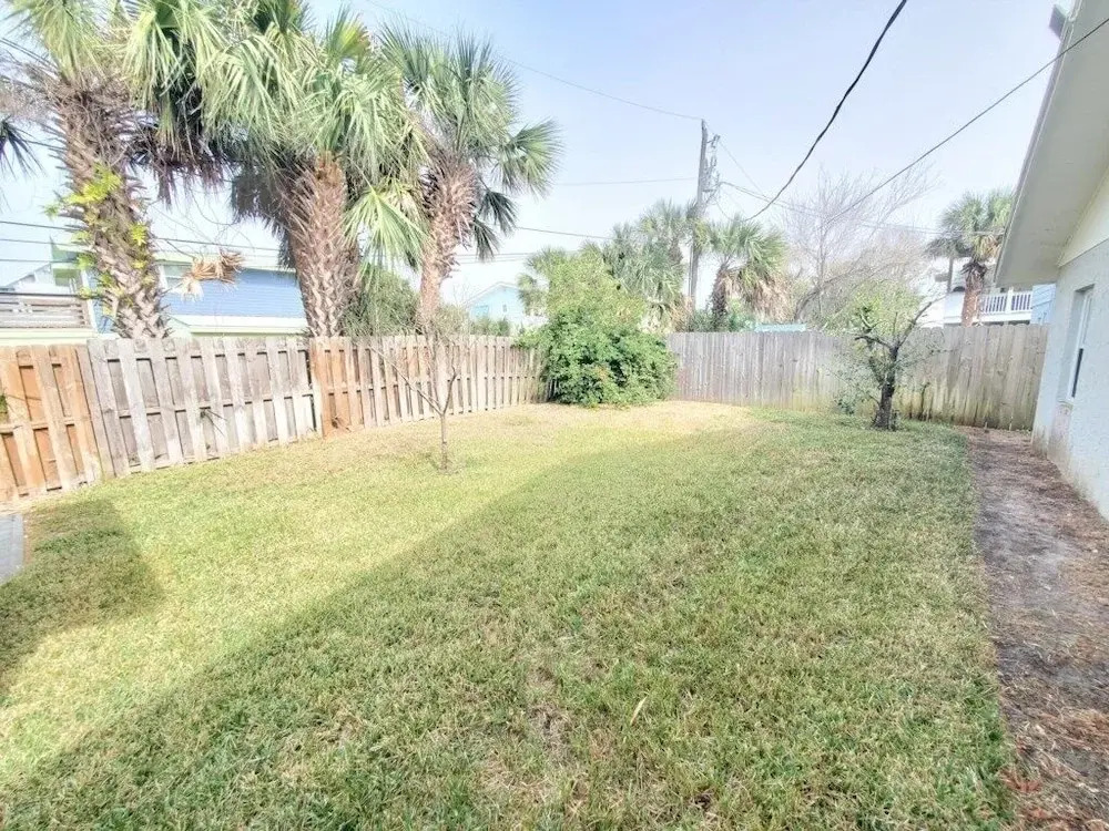 Beach Cottage On C Street 3 Bedroom Home