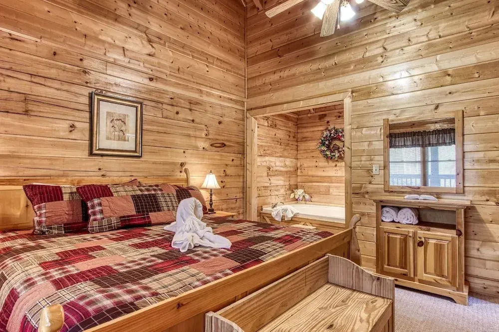 ER259- Country Charm Great Location, Close to town cabin