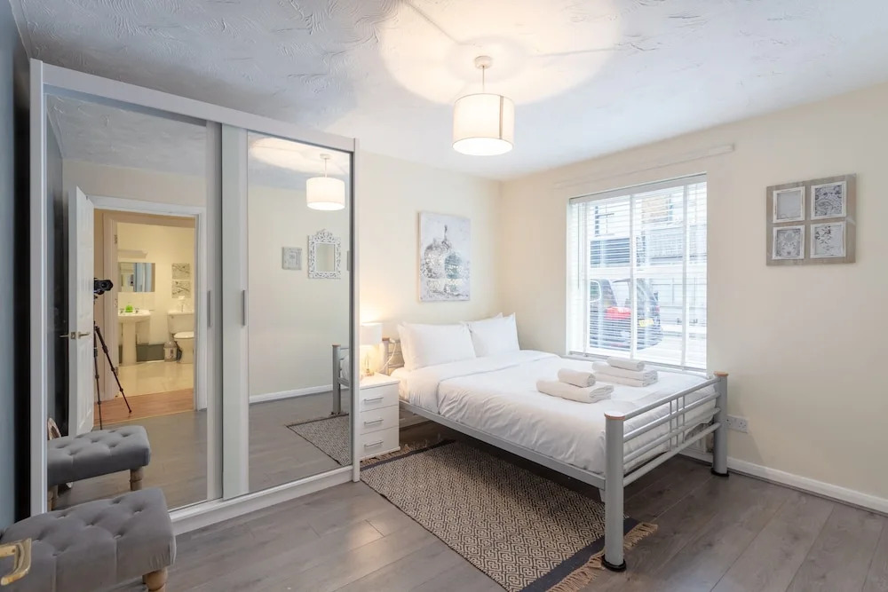 Stylish 4 Bedroom Property in East London