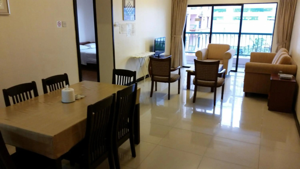 Marina Court-5Bilik 3Tandas 2Tingkat Penthouse 2Parkir Percuma Maksimum 22Org Termsk Kanak2 & Marina Court 6Bilik 4Tandas 2RuangTamu 2Dapur 2 Parkir Percuma Maksimum 14Org Termsk Kanak2
