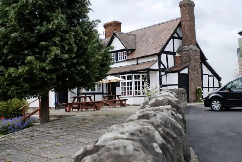 England's Gate and Coachhouse