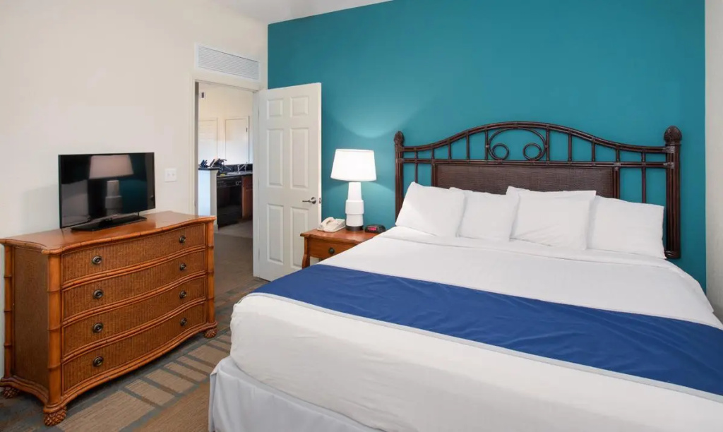 Lake Buena Vista Resort Village and Spa, Near Disney
