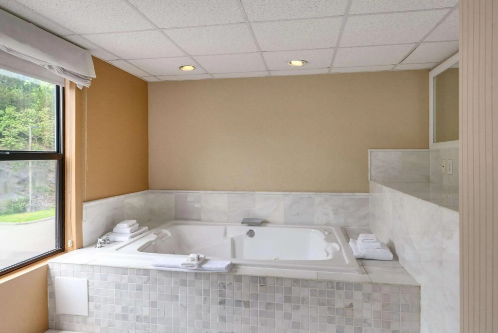 The Crossroads Hotel - Newburgh