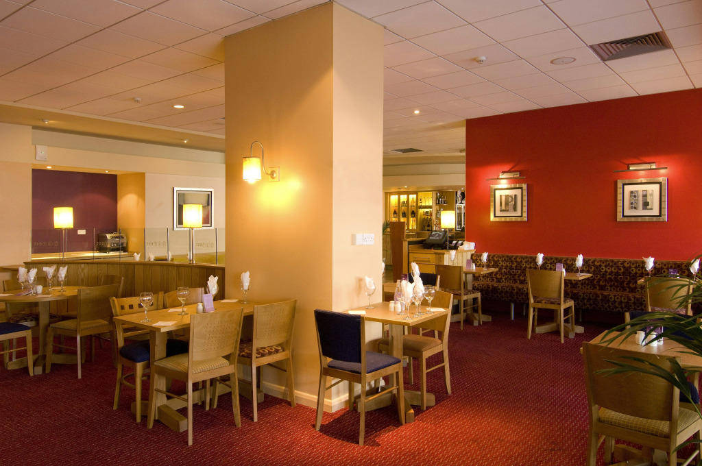Premier Inn West Bromwich Town Centre - New Square
