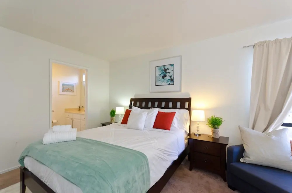 LA037 2 Bedroom Apartment By Senstay