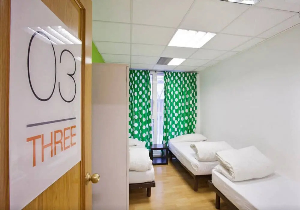 HolidaysBCN Hostel