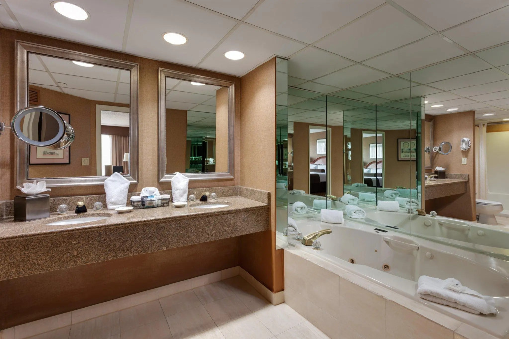 Crowne Plaza Englewood by IHG