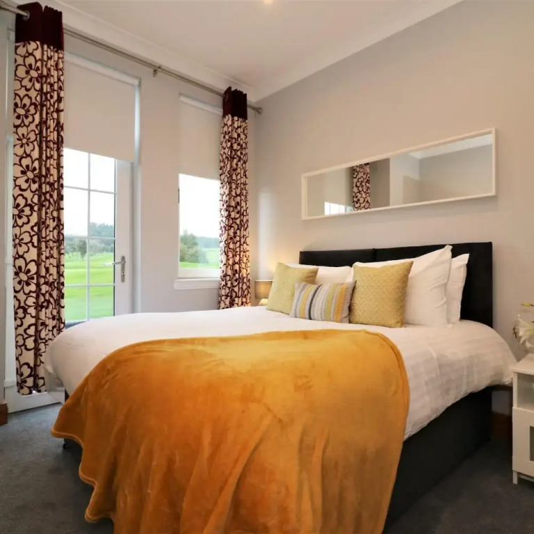 Greenlees Clubhouse 3 bed - Cambuslang