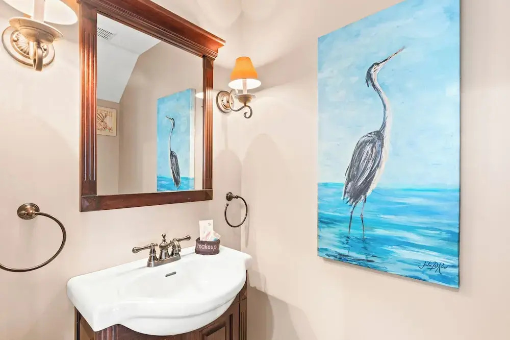Just Beachy 3BR Dog-friendly Townhouse Near Beaches & Attractions!