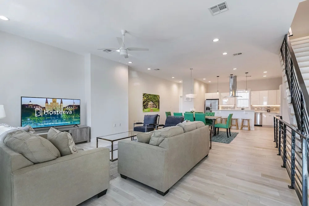 3 Level Brand New Townhouse in Mid City
