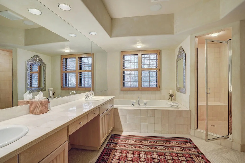 Slopeside Living - 3br 4ba At Pines Lodge 3 Bedroom Condo by RedAwning