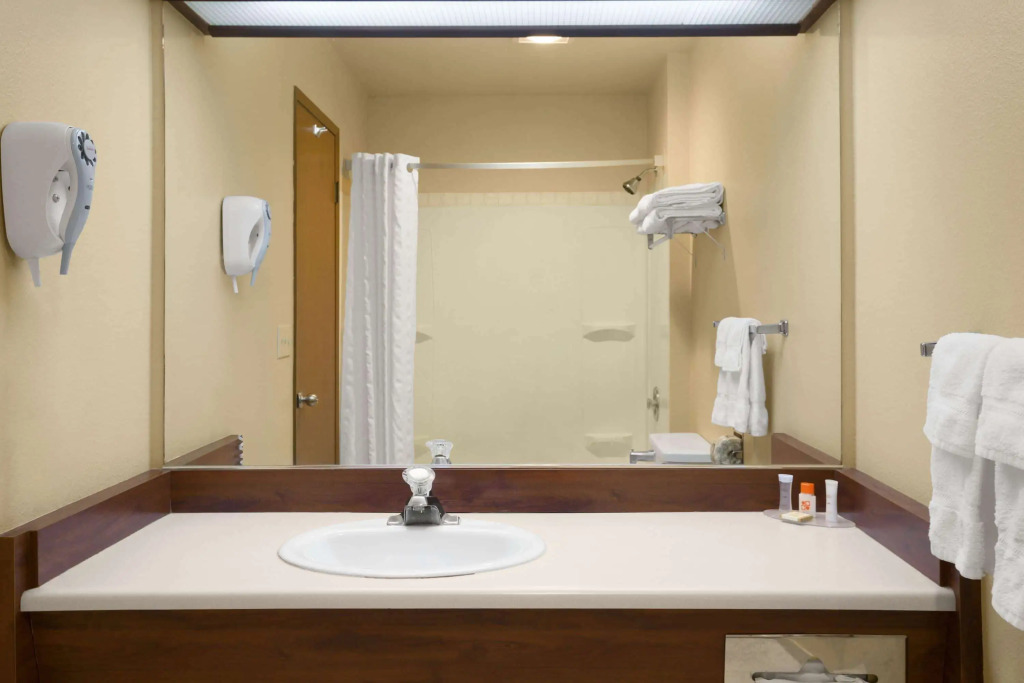 Howard Johnson by Wyndham Leavenworth