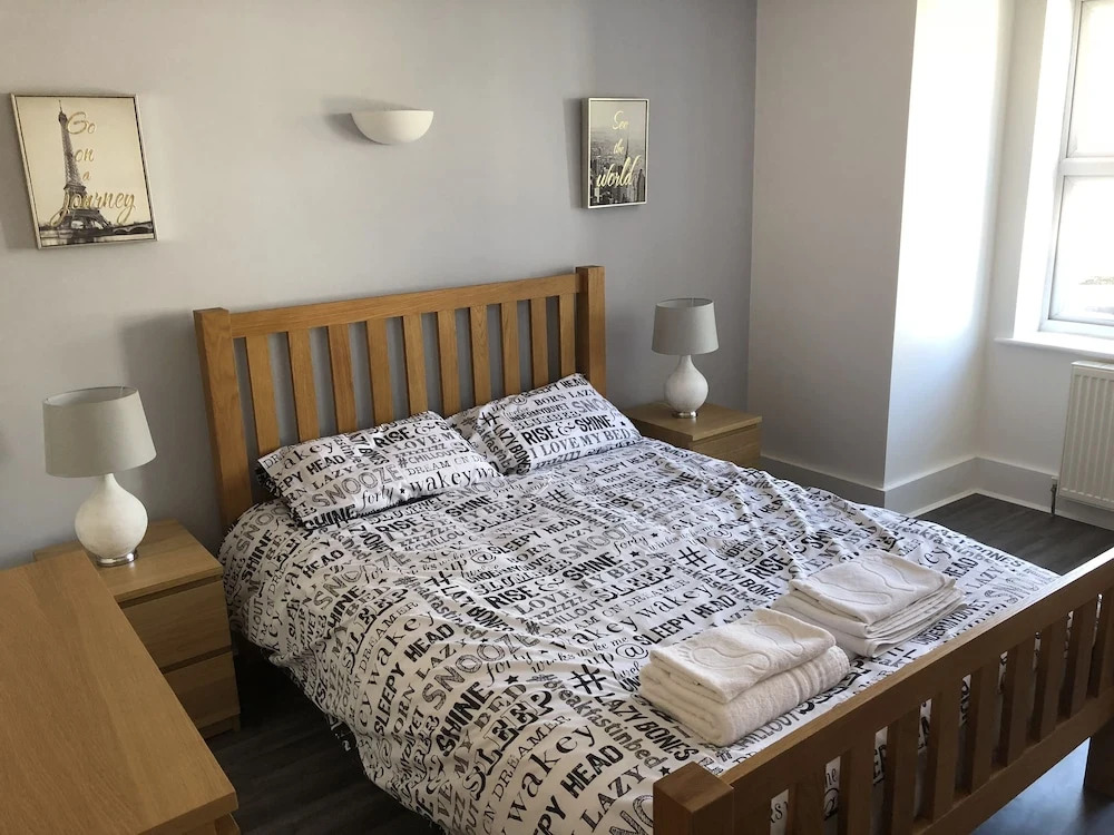 Bournemouth Holiday Let With Hot Tub & Sauna