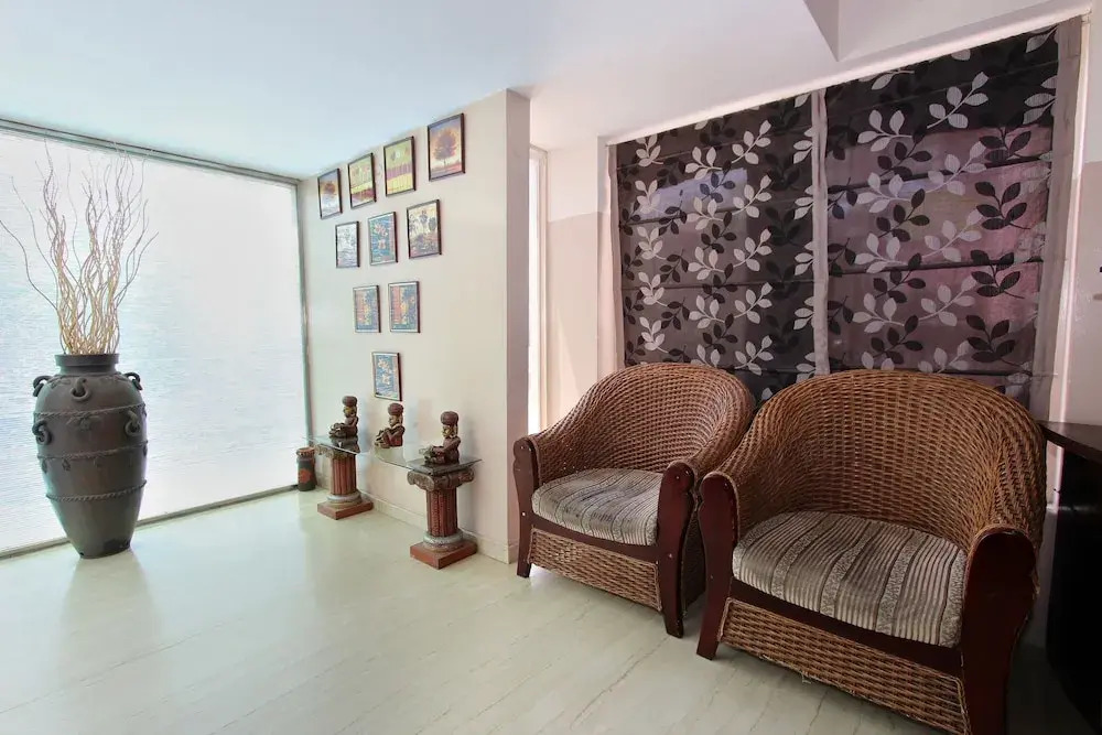OYO 4252 Hotel Pleasant Moments