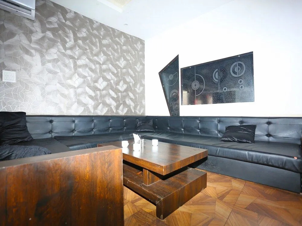 OYO 15994 Hotel Bullet Inn & Lounge