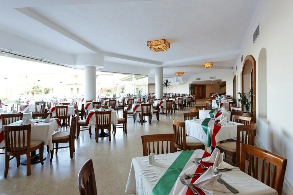 Three Corners Fayrouz Plaza Beach Resort