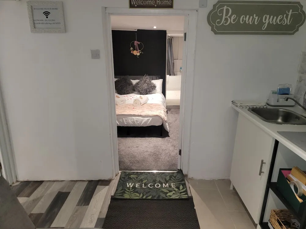 Hidden Treasure- 2 Beds Sleeps 3 Gillingham