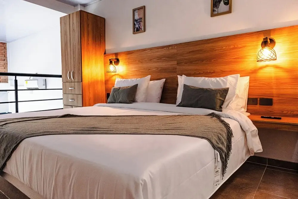 Central Suites by H&R