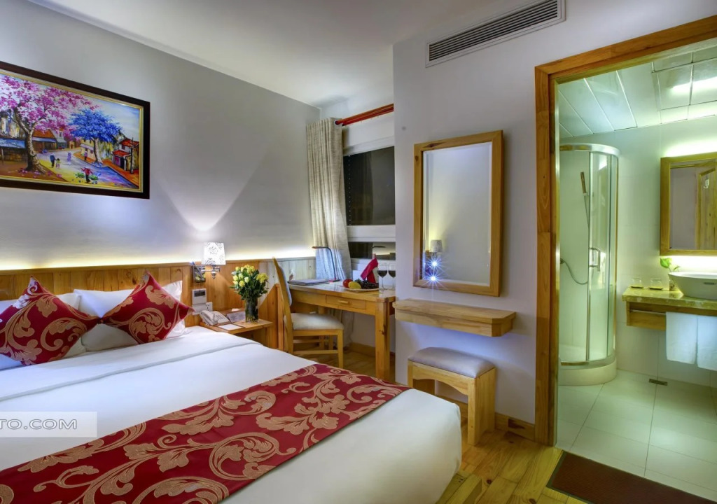 Shining Central Hotel & Spa