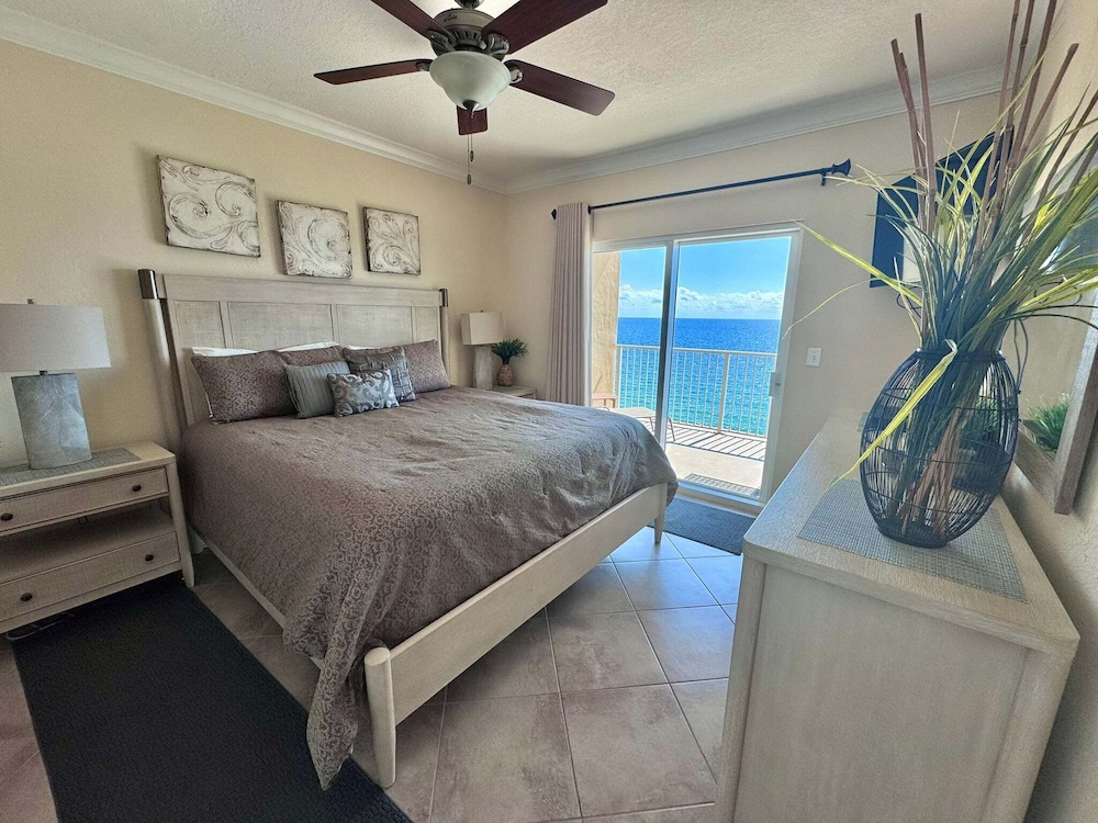 Crystal Shores West 707