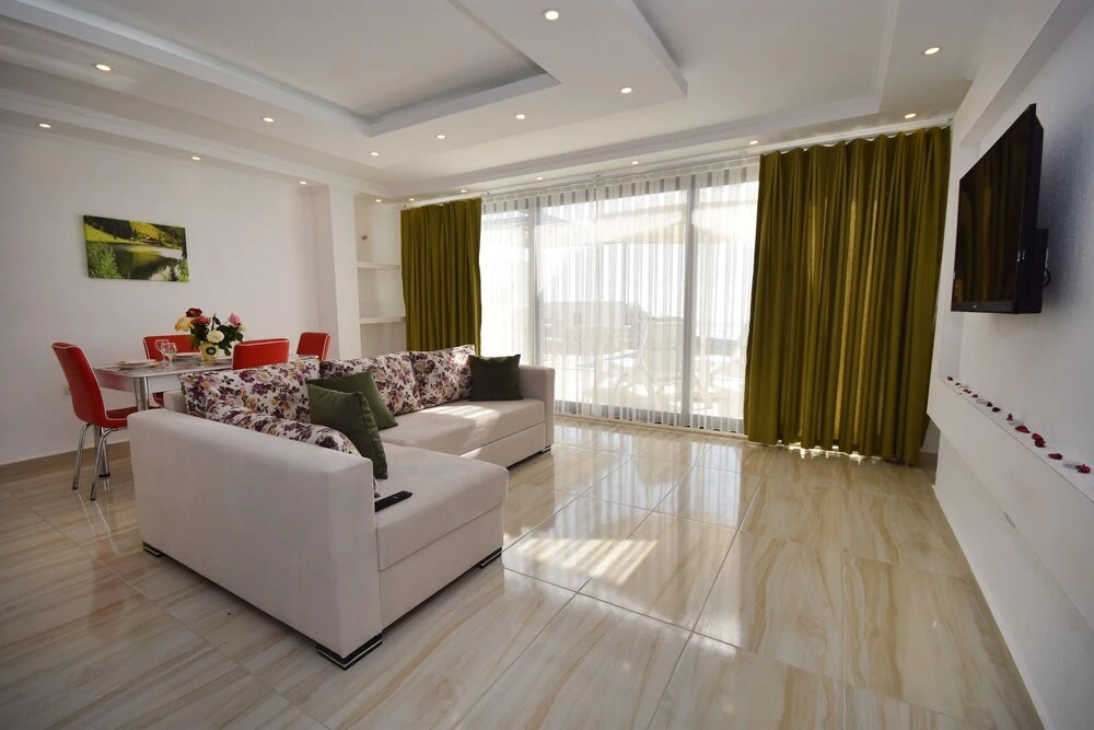 Villa Ural by Helaltatilvillalari