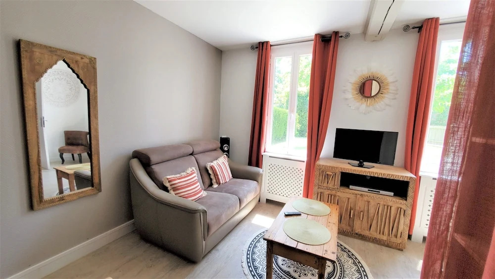 Appart Nature LESCALE - Saintes - Calme, Piscine, Parking, Terrasse