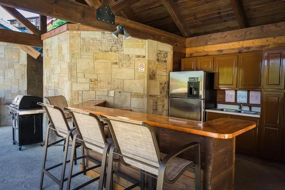 1404 Golf View Towers Smoky Mtn Bearadise