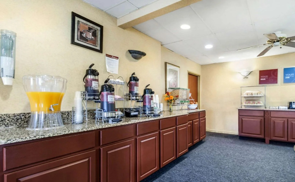 Comfort Suites East I-44