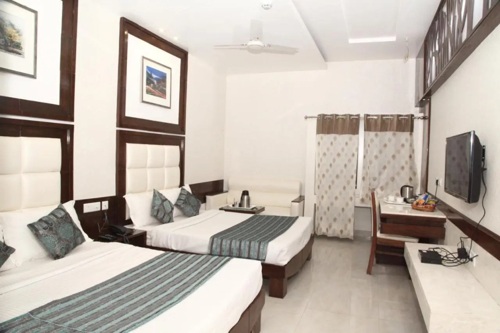 Hotel Emerald