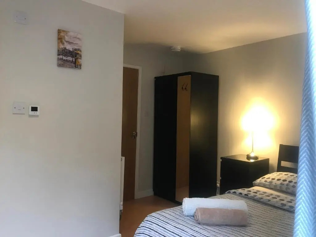 Studio-2 Staines,Heathrow, London-own entrance