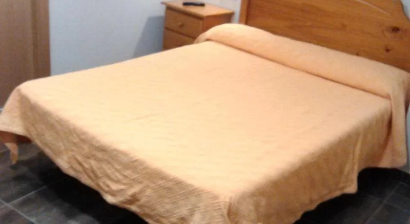 Hostal Bisbal ONLY ADULTS NO AC