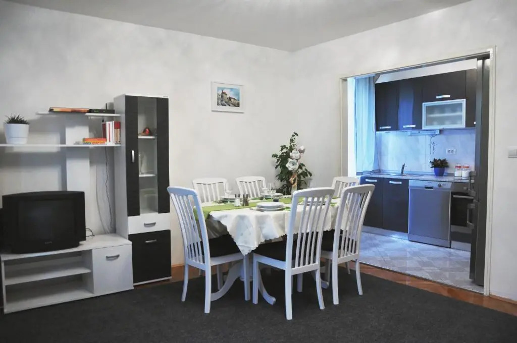Apartment Center