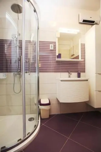 Stela Apartments