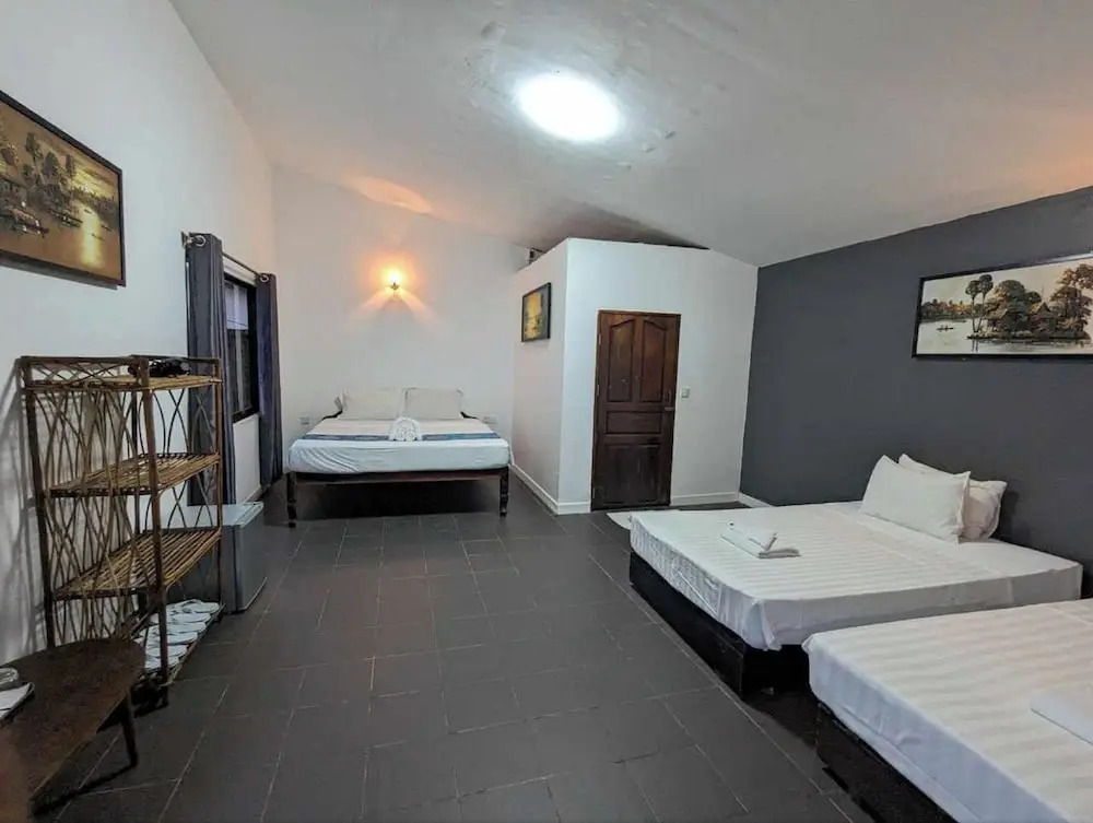 FourRest Hostel