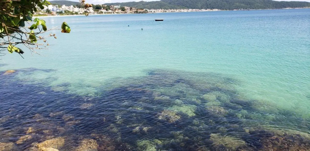 apartamento a 15 metros do mar de bombinhas