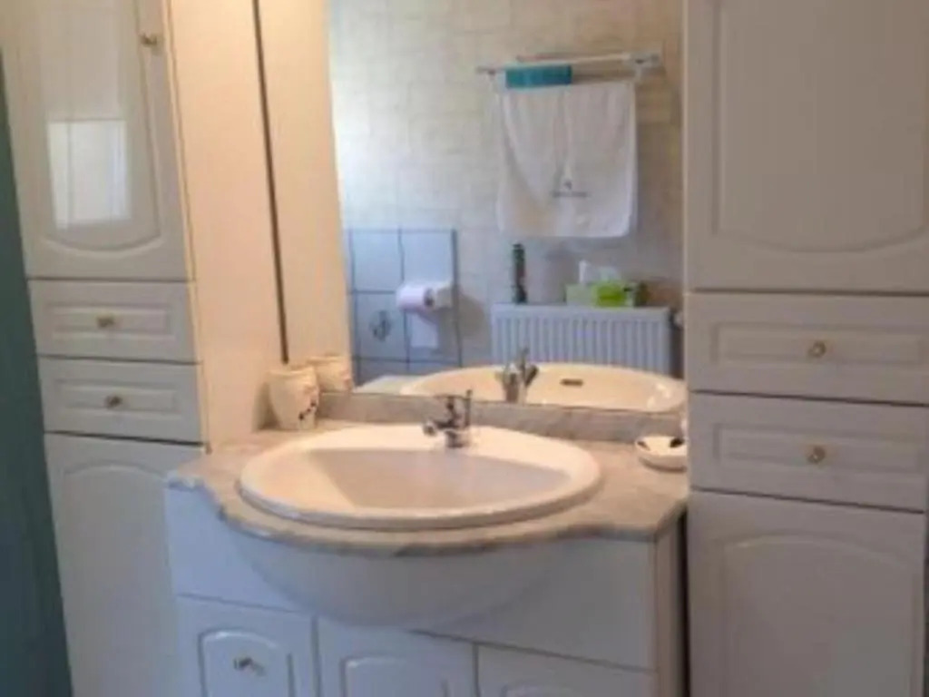 Charmant Gîte à Étain, Tout Inclus, Proche Verdun avec Terrasse et Parking - FR-1-585-3