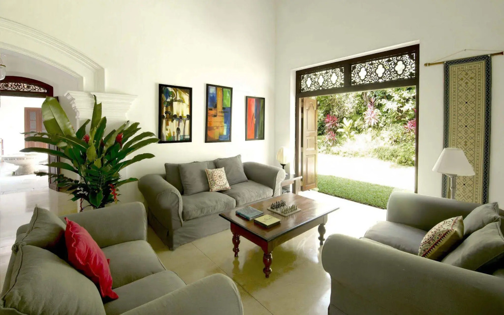 Coconut Grove villa w cook pool